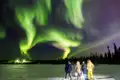 Mit Schneeschuhen sind wir im winterlichen Norden unterwegs und jagen Nordlichter!