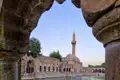 Auf unserer Rundreise mit Marco Polo durch die Südosttürkei nehmen wir uns Zeit, in Sanliurfa die besondere Stimmung am Fischteich Abrahams zu genießen.