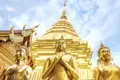Der Besuch eines der heiligsten Tempel Nordthailands ist ein spiritueller Höhepunkt der Marco-Polo Reise für Entdecker, bei dem die beeindruckende, vergoldete Architektur bestaunt werden kann.