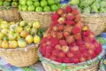Bei Ihrer Rundreise durch Sri Lanka können Sie auch die frischen Rambutan-Früchte probieren.