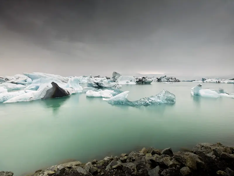 Auf unserer Rundreise mit YOUNG LINE durch Island steht natürlich auch die Gletscherlagune Jökulsarlon auf dem Programm