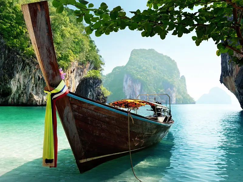 Zum Abschluss unserer Rundreise durch Thailand verbringen wir zwei Tage auf der Insel Phuket - Relaxen pur mit Sonne, Strand und Meer.