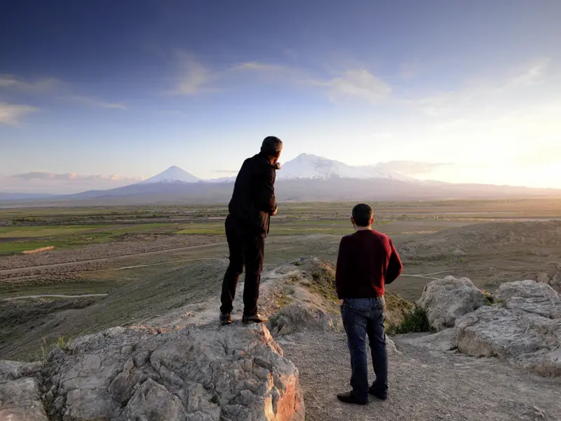 Bestaunen Sie auf Ihrer Rundreise durch Armenien die schneebeckten Gipfel des Großen und des Kleinen Ararat.