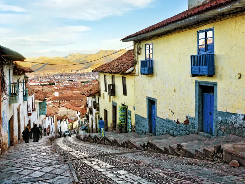 Auf unserer Rundreise durch Peru zieht es uns auch durch die Gassen von Cuzco.