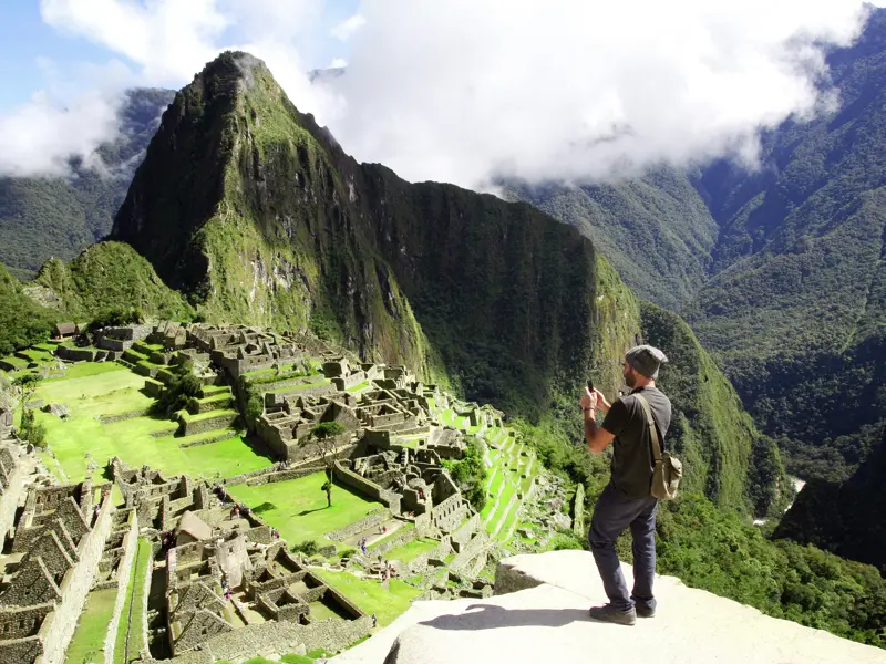 Der Höhepunkt auf Ihrer Rundreise durch Peru erwartet Sie nach der Fahrt ins Heilige Tal: die versteckt in den Kordilleren liegende Inkastadt Machu Picchu, die erst 1911 wiederentdeckt wurde.