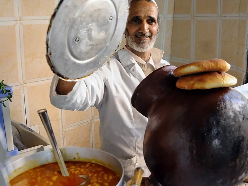 Auf Ihrer individuellen Rundreise durch Marokko machen Sie Bekanntschaft mit der kulinarischen Seite des Landes.
