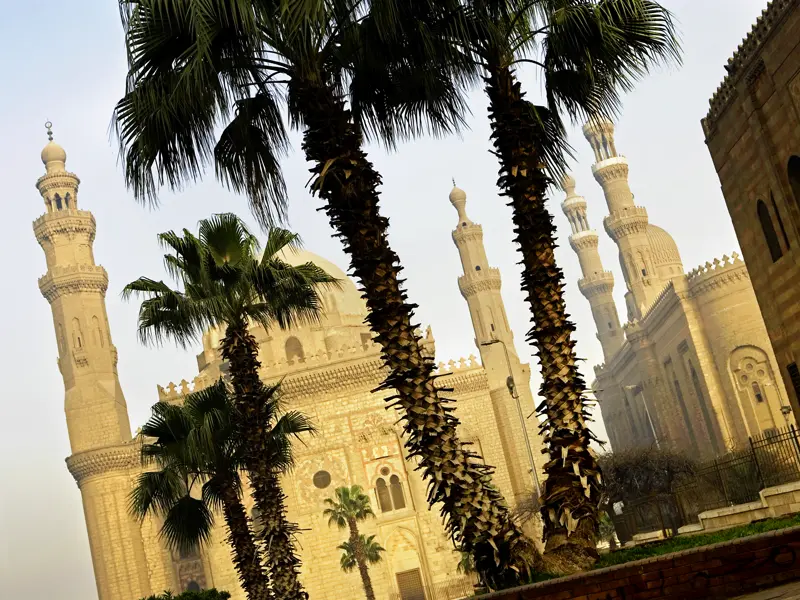 Zum Auftakt Ihrer individuellen Rundreise durch Ägypten verbringen Sie zwei Tage in Kairo, wo Ihnen Ihr Scout die Prachtbauten muslimischer Herrscher zeigt.