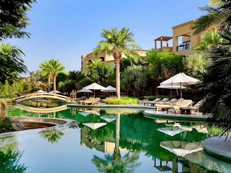 Auf Ihrer individuellen Rundreise durch Israel und Jordanien haben Sie bei den Hotels die Wahl zwischen Standard, Premium und Luxus ¿  in der Kategorie Luxus erwartet Sie am Toten Meer das Hotel Kempinski.