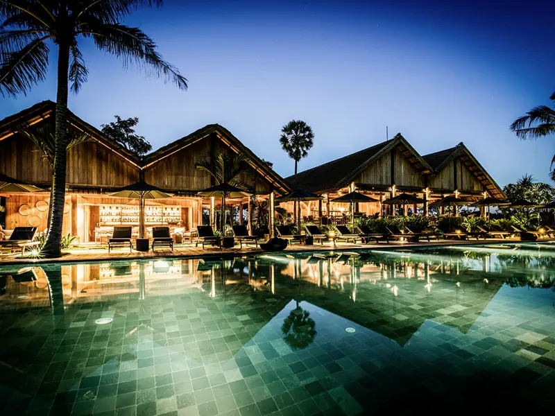 Auf Ihrer individuellen Rundreise durch Vietnam und Kambodscha haben Sie die Wahl zwischen Standard-, Premium- und Luxus-Hotels ¿ in der Kategorie Luxus erwartet Sie in Siem Reap das Hotel Tempation Angkor.