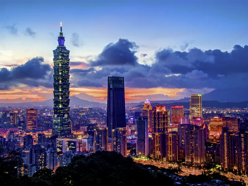 Zum Auftakt Ihrer individuellen Rundreise durch Taiwan erkunden Sie die Hauptstadt Taipei. Über 500 m hoch ragt der Taipei 101 in den Himmel - bis 2007 war er sogar das höchste Gebäude der Welt.