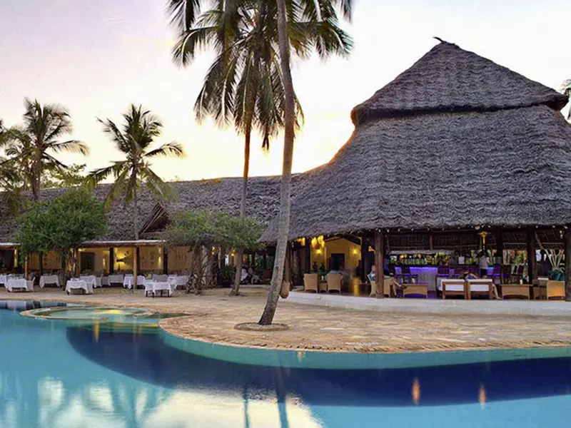 Auf Ihrer individuellen Rundreise durch Tansania haben Sie die Wahl zwischen Standard-, Premium- und Luxus-Hotels ¿ in der Kategorie Standard erwartet Sie auf Sansibar das Blue Bay Beach Resort.