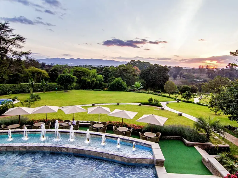 Auf Ihrer individuellen Rundreise durch Kenia haben Sie die Wahl zwischen Standard-, Premium- und Luxus-Hotels ¿ in der Kategorie Luxus erwartet Sie in Nairobi das Hotel Hemingways.