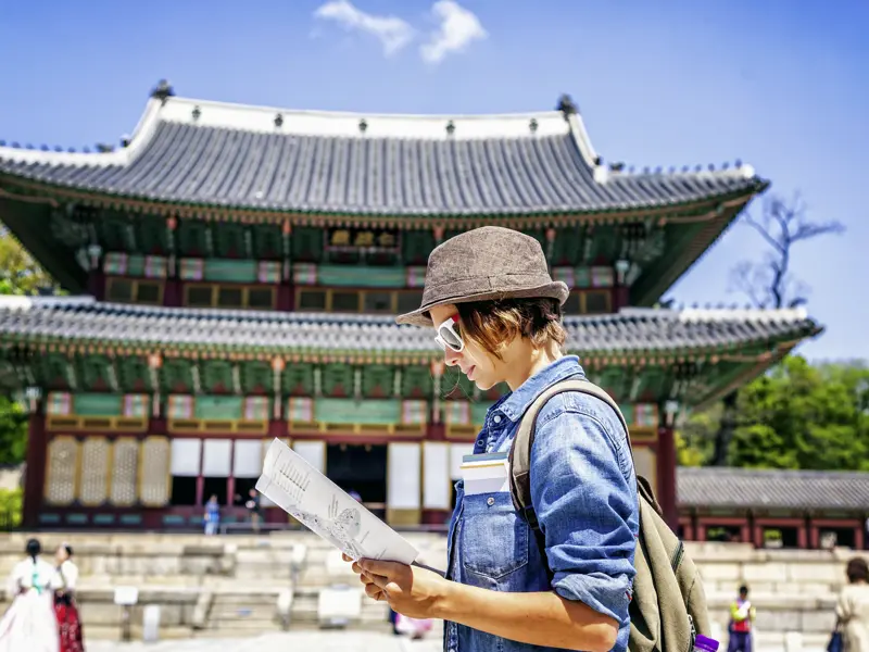 Unser Scout kennt sich aus in den Palästen der Hauptstadt Seoul, da ist keine Karte notwendig.