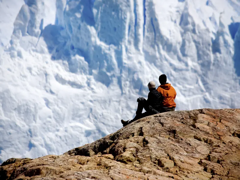 Auf dieser Reise nach Argentinien und Chile erwartet uns am Lago Argentino ein Erlebnis der besonderen Art, wenn der riesige Perito-Moreno-Gletscher vor unseren Augen Eisberge abspaltet.