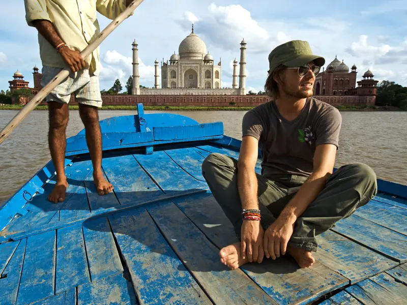 Auch mal ganz entspannt reisen wir in kleiner Gruppe durch Rajasthan und sehen das Taj Mahal.
