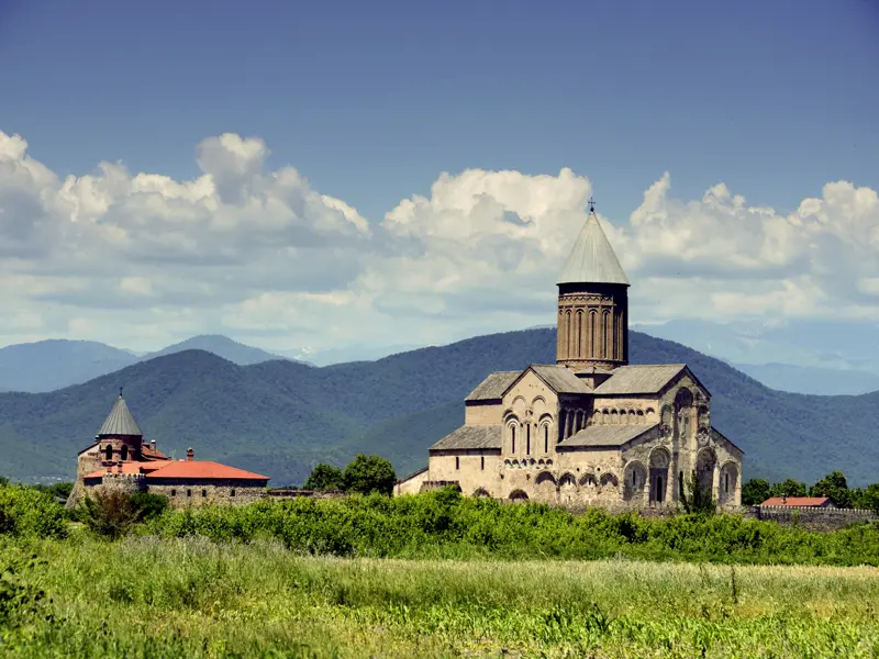 Auf Ihrer individuellen Rundreise besuchen Sie einige der beeindruckendsten Klöster und Kirchen von Armenien und Georgien.