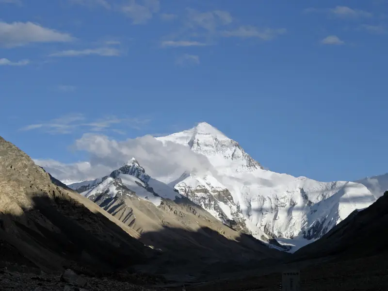 In Tingri heißt es auf Ihrer individuellen Rundreise durch Tibet früh aufstehen, damit Sie den Mount Everest in seiner ganzen Pracht schon bei Sonnenaufgang erleben können.