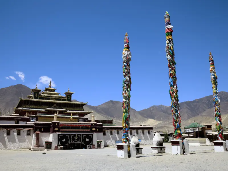 Auf Ihrer individuellen Rundreise durch Tibet besichtigen Sie das Kloster Samye, die älteste buddhistische Klosteranlage des Landes.