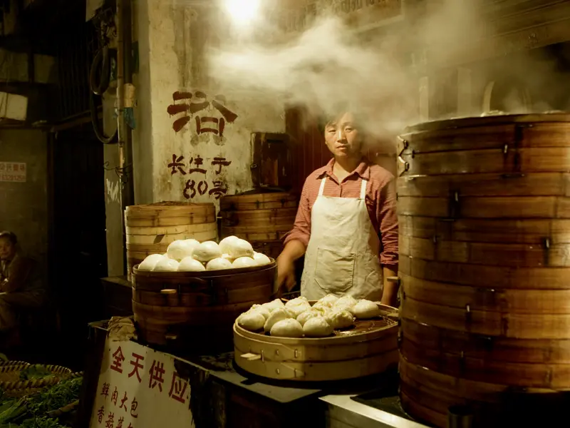 Seit Jahrhunderten gehören die Garküchen auf den Straßen zur Esskultur - probieren Sie auf Ihrer individuellen Rundreise durch China das Angebot aus!