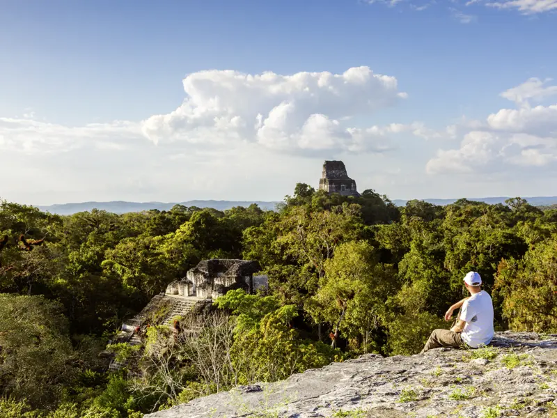 Wichtiger Stopp Ihrer individuellen Guatemala-Rundreise ist der Besuch von Tikal im tropischen Regenwald der Provinz Petén.