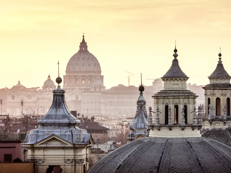 Auf der Silvesterreise nach Rom lernen wir die Schätze der Stadt und des Vatikans genauer kennen, zum Beispiel den Petersdom und die herausragenden Vatikanischen Museen.
