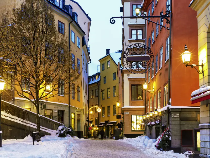 Immer wieder kehren wir auf dieser Silvesterreise nach Stockholm in die romantischen Gassen der Altstadt Gamla Stan zurück.
