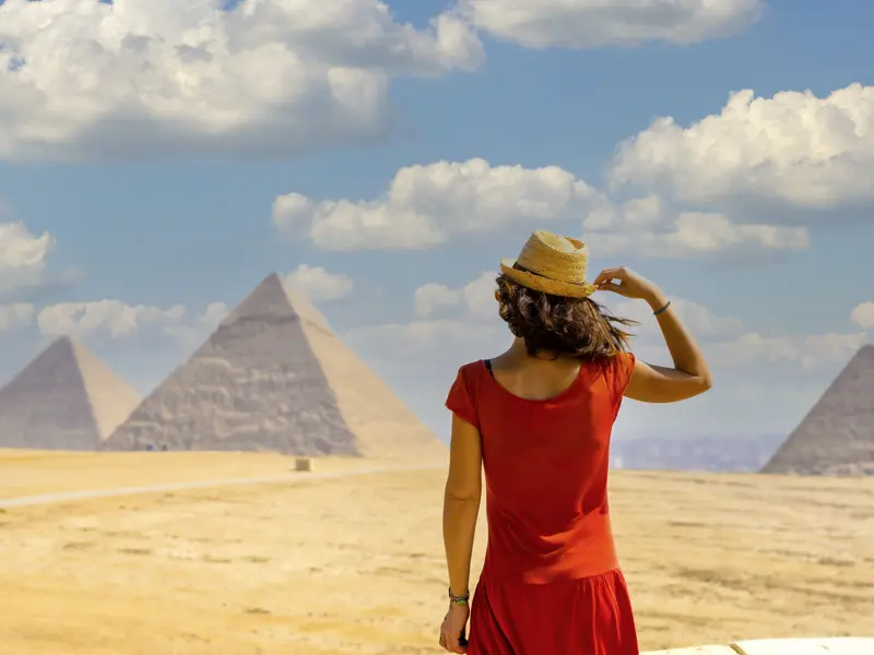 Während des Aufenthaltes in der ägyptischen Hauptstadt Kairo besuchen die Reisenden der YOUNG LINE auch die Pyramiden