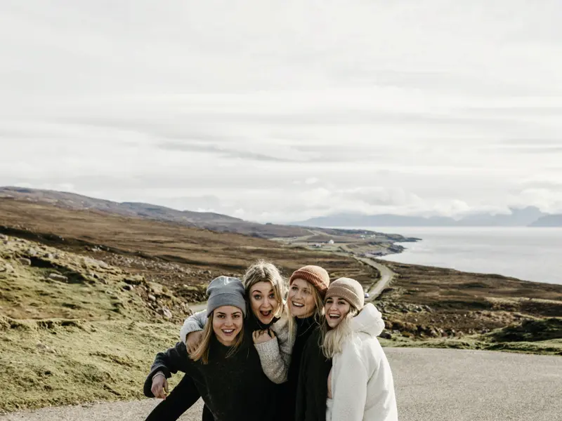 Auf unserer Rundreise mit YOUNG LINE durch Schottland erkunden wir die raue Küste und wandern durch die Highlands.