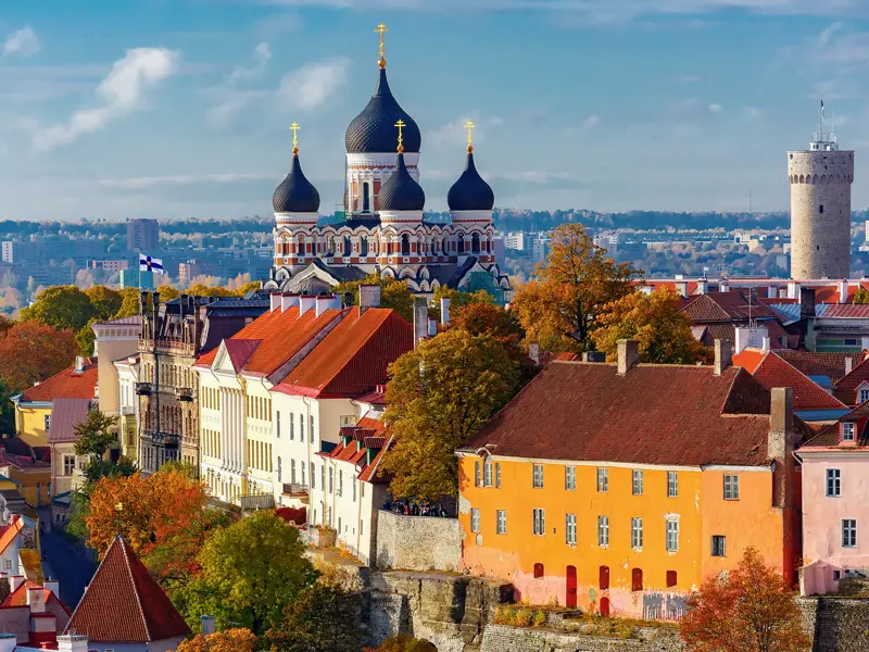 Zum Auftakt unserer YOUNG LINE Rundreise durch Estland erkunden wir die Hauptstadt Tallinn mit dem Domberg, alten Hansehäusern und der eindrucksvollen Alexander-Newski-Kathedrale.