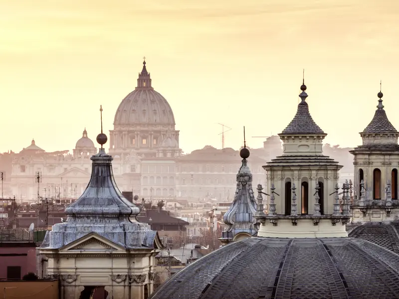 Auf Ihrer individuellen Städtereise nach Rom lernen Sie die Schätze der Stadt und des Vatikans genauer kennen, zum Beispiel den Petersdom und die herausragenden Vatikanischen Museen.