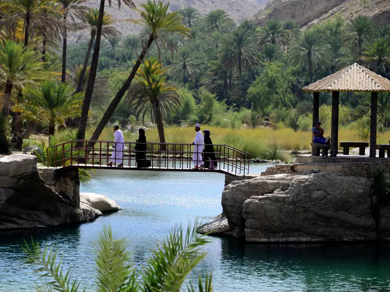 Das Wadi Bani Khalid, zu dem Sie auf Ihrer individuellen Rundreise einen Abstecher machen, zählt zu den schönsten Oasen des Oman.