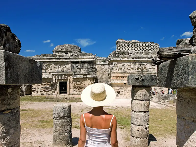 Auf Ihrer individuellen Rundreise durch Mexiko erkunden mit Ihrem Scout die Ruinen von Chichén Itzá: Pyramiden, Ballspielplatz, Paläste, Cenotes ¿ alles, was zu einer Mayastadt gehörte.