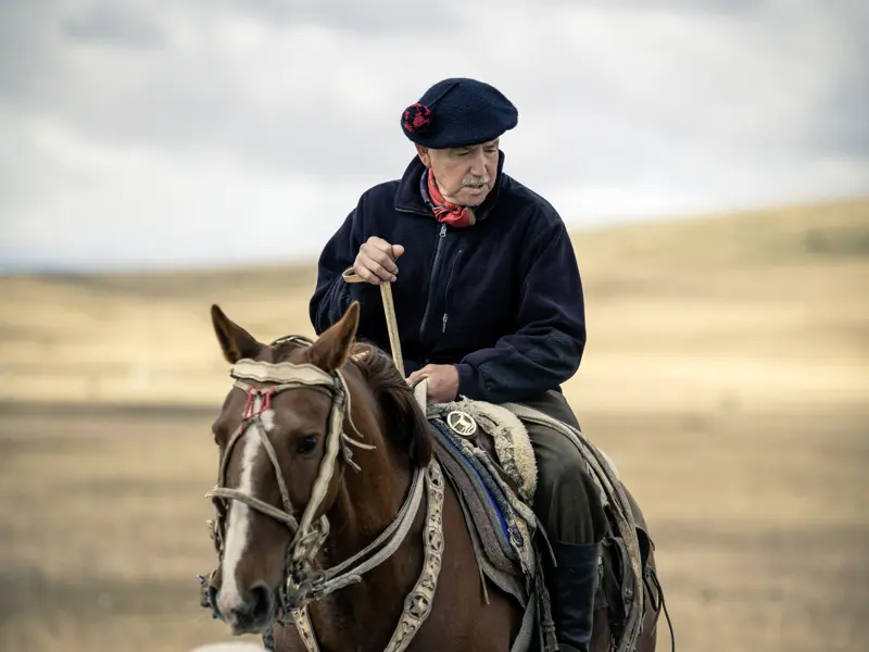 Während Ihrer individuellen Reise durch Chile begegnen Sie in Patagonien vielleicht sogar einem echten Gaucho auf seinem Pferd, der Ihnen etwas über die Gebräuche erzählt.