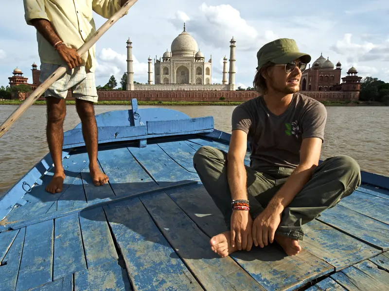 Auch mal ganz entspannt reisen wir in kleiner Gruppe durch Rajasthan und sehen das Taj Mahal.