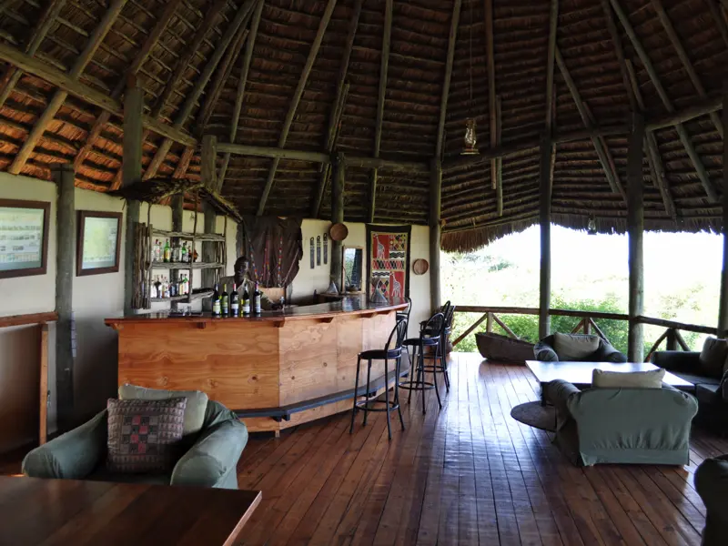 Burunge Tented Lodge - ein Traum von Afrika. Abends auf der Terrasse sitzen, einen Sundowner schlürfen und den Geräuschen der Savanne lauschen.