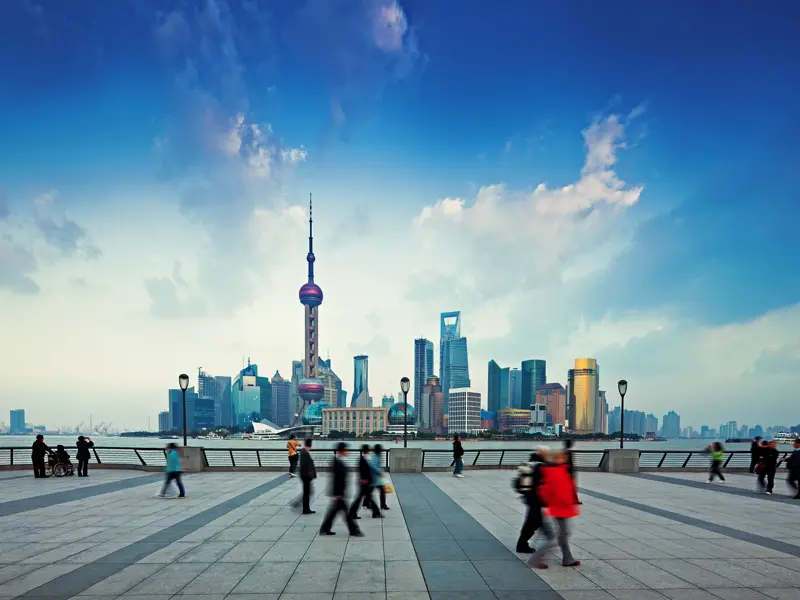 Ein Anblick, der einem den Atem raubt: die Skyline von Pudong in der Weltstadt Shanghai.