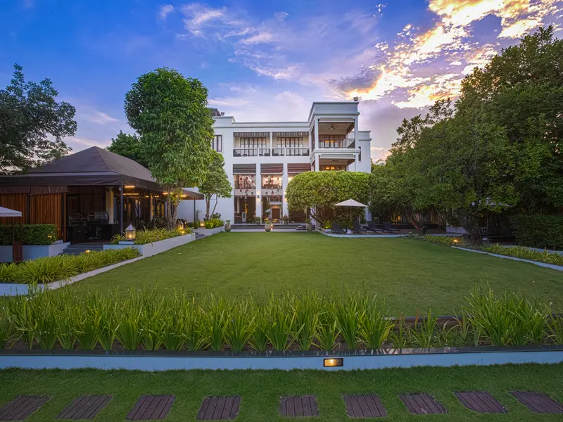 Aruntara Riverside Boutique Hotel - unsere charmante Oase mit 30 Zimmern und Pool liegt am Ufer des Flusses Mae Ping und ist der ideale Rückzugsort vom Trubel Chiang Mais.