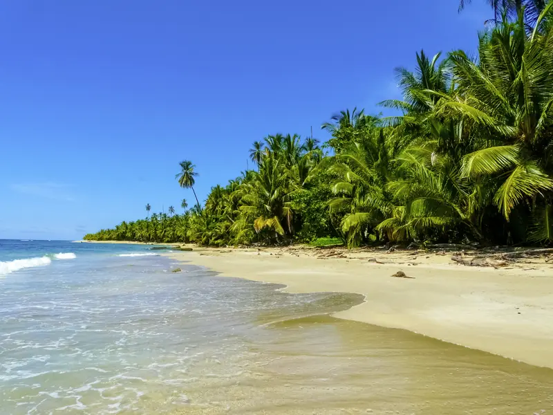 Unsere Marco Polo Rundreise durch Costa Rica führt an der Pazifikküste entlang, wo wir an den Stränden relaxen und baden.