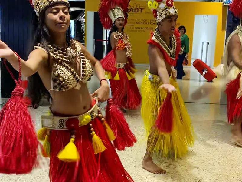 Genießen Sie auf einer der Inseln eine polynesische Tanzshow. Die Klänge werden Sie verzaubern!