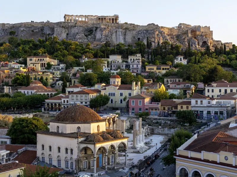 Blick über Athen auf die Akropolis.