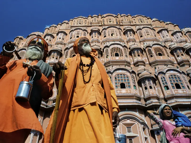 Auf Ihrer individuellen Reise sehen Sie den Hava Mahal, den Palast der Winde, die berühmteste Fassade Jaipurs.