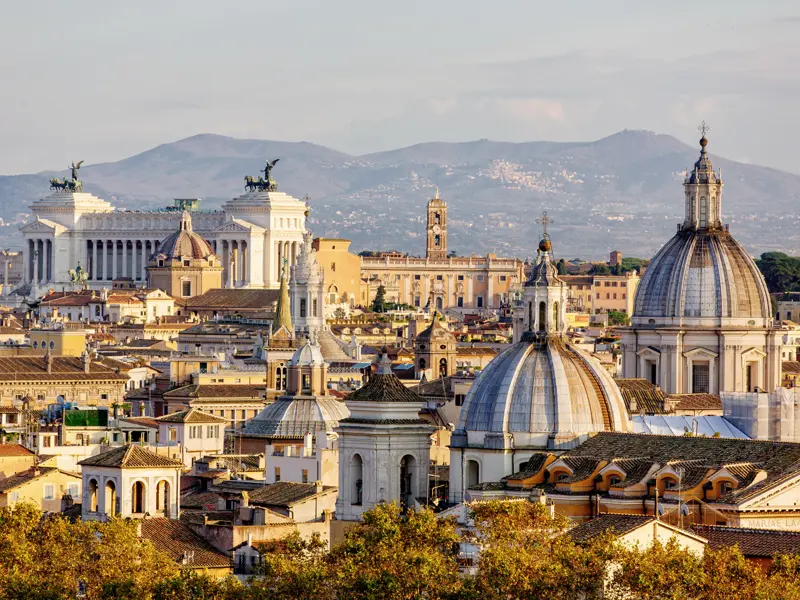 Wir entdecken über den Jahreswechsel Rom, die Hauptstadt Italiens, in einer Gruppe junger Reisender