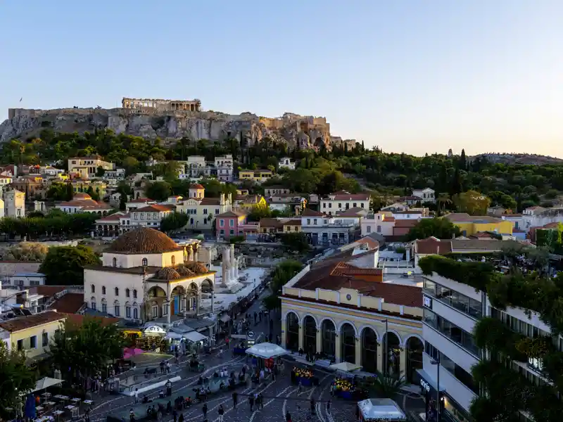 Auftakt und Finale in Athen, mit viel Zeit zum Bummeln durch den zauberhaften Stadtteil Anafiotika und der Gelegenheit, der Akropolis einen Besuch abzustatten.