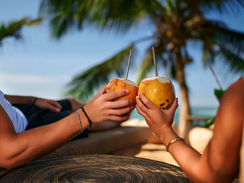 Am Ende unserer YOUNG LINE Rundreise durch Sri Lanka genießen wir die Zeit zum Entspannen am Strand von Bentota.