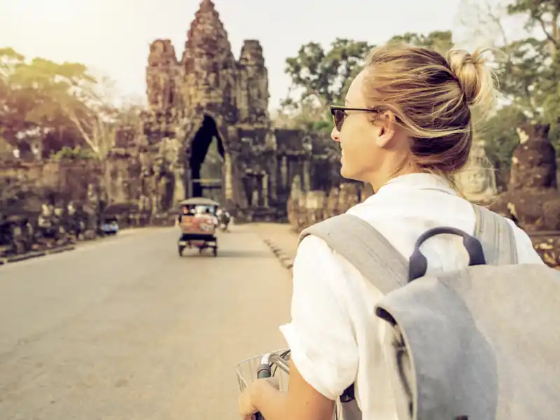 Spannende Entdeckungen in den Tempelanlagen von Angkor warten auf der YOUNG LINE Rundreise in Kambodscha auf uns.