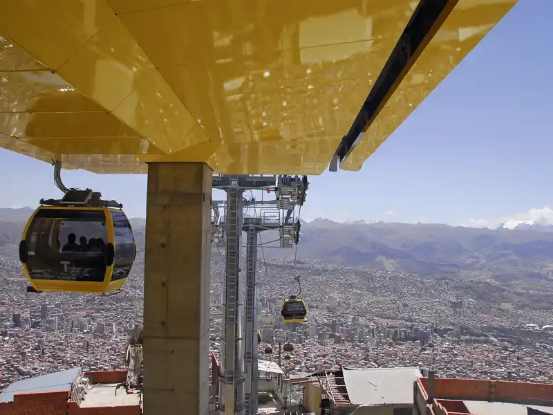 Auf dieser Marco Polo Reise durch Südamerika besuchen Sie La Paz und haben während einer Fahrt mit der Seilbahn einen wunderbaren Blick auf die Stadt, die Ihnen zu Füßen liegt.