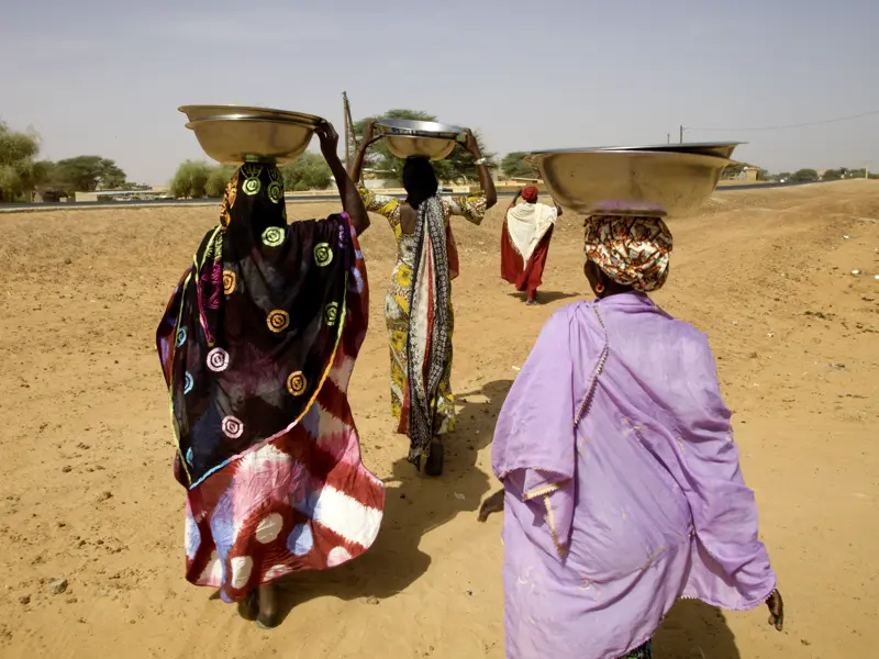 Begegnungen mit Land und Leuten sind im Senegal immer farbenprächtig und interessant