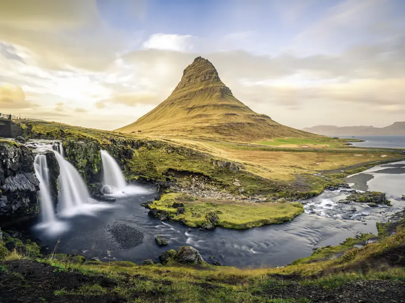 Sie können den Kirkjufell auf der Snaefellsnes-Halbinsel besichtigen, wenn Sie Ihre Reise verlängern.