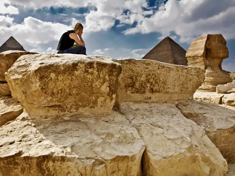 Auf Ihrer individuellen Rundreise nach Ägypten sehen Sie das letzte noch erhaltene antike Weltwunder: die Pyramiden von Gizeh mit dem Sphinx.