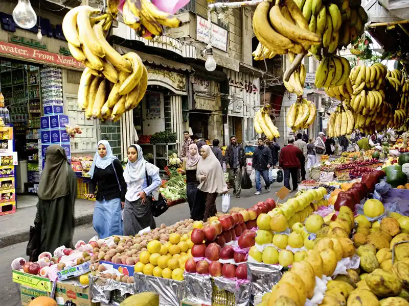 Wie wäre es mit einem Bummel durch den Basar von Kairo zum Auftakt Ihrer individuellen Rundreise durch Ägypten?